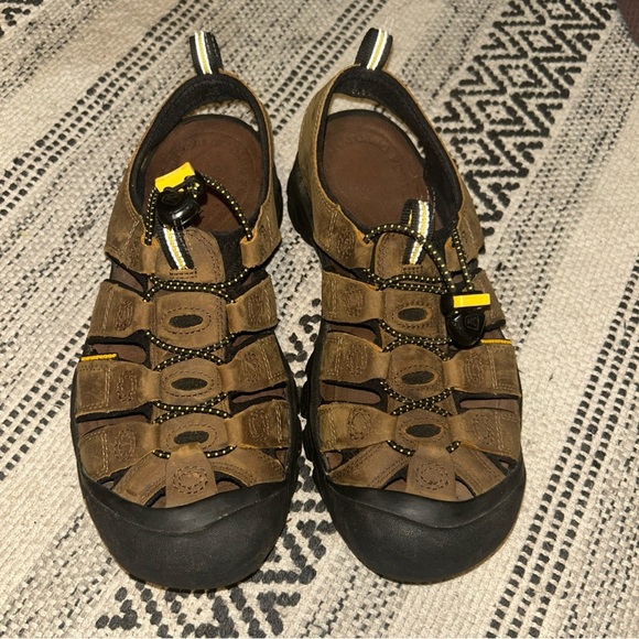 Keen Tan and Black Outdoor Sandals - Picture 2 of 8